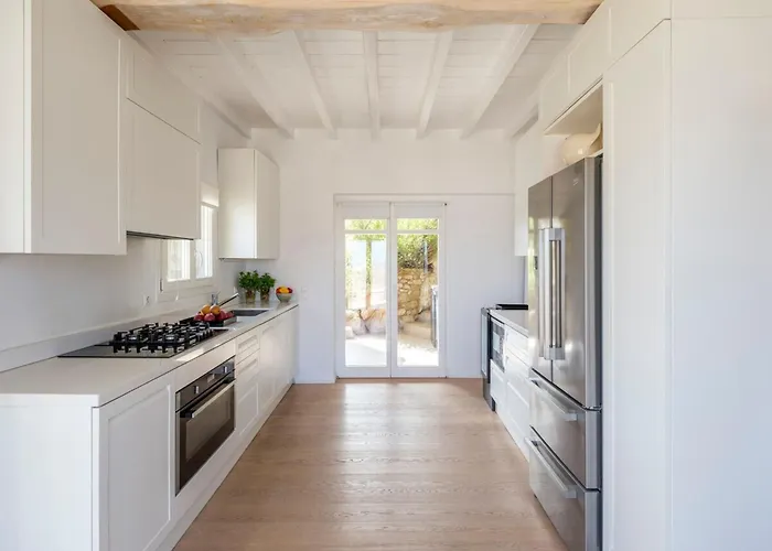 Tavani Agios Ioannis Mykonos *